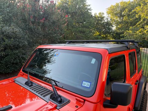 Used 2019 Jeep Wrangler Unlimited Rubicon w/ Cold Weather Group AWD/4WD image 5