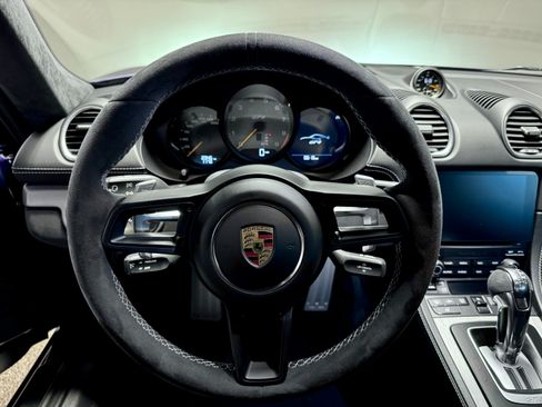 Used 2021 Porsche 718 Cayman GT4 image 17