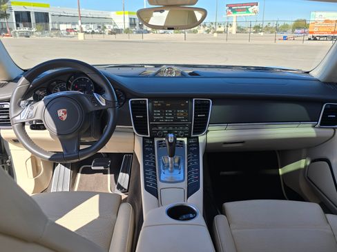 Used 2014 Porsche Panamera Turbo S Executive image 17