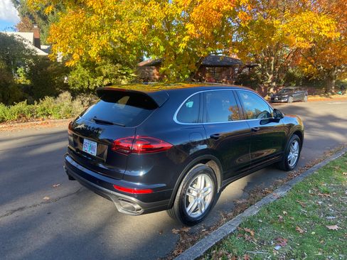 Used 2016 Porsche Cayenne image 5