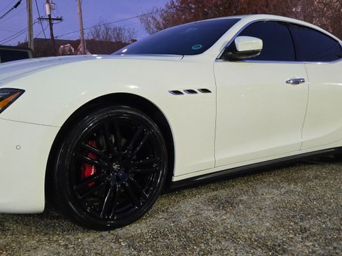 Used 2019 Maserati Ghibli image 2