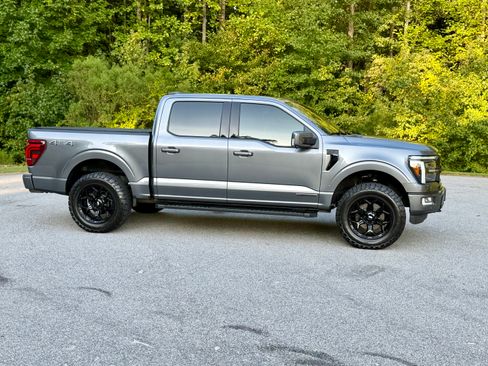 Used 2024 Ford F150 Lariat AWD/4WD image 9