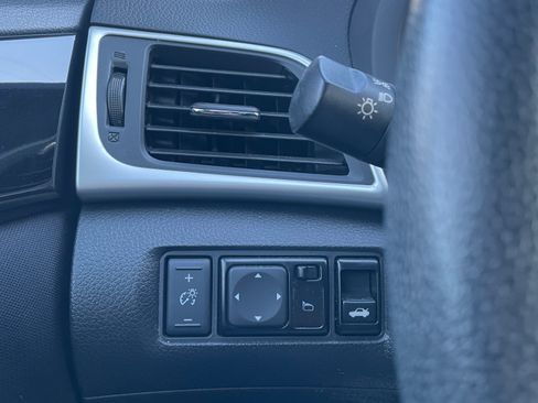 Used 2018 Nissan Sentra SV image 24