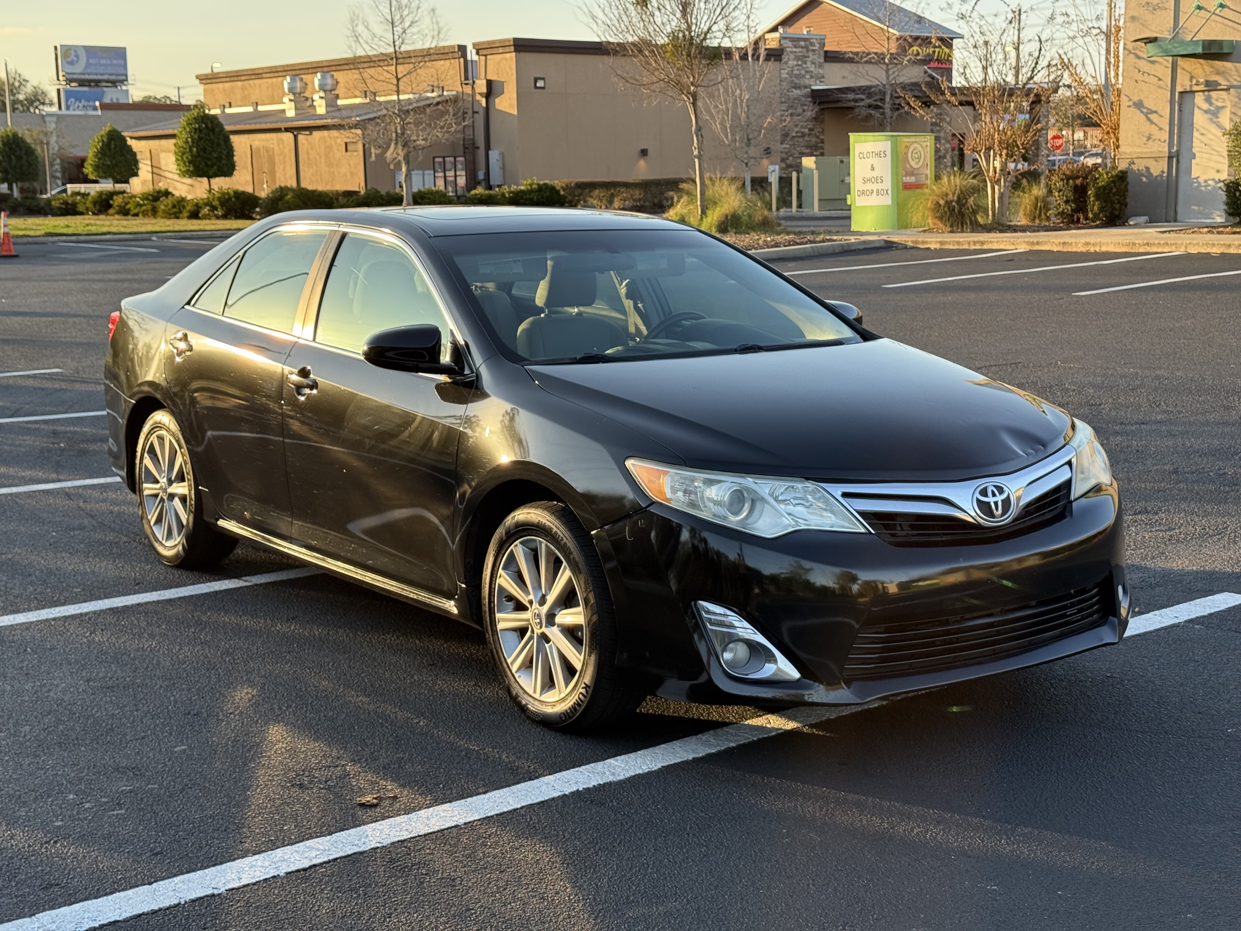 Used 2012 Toyota Camry XLE FWD image 2