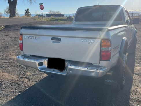 Used 2001 Toyota Tacoma Limited image 27
