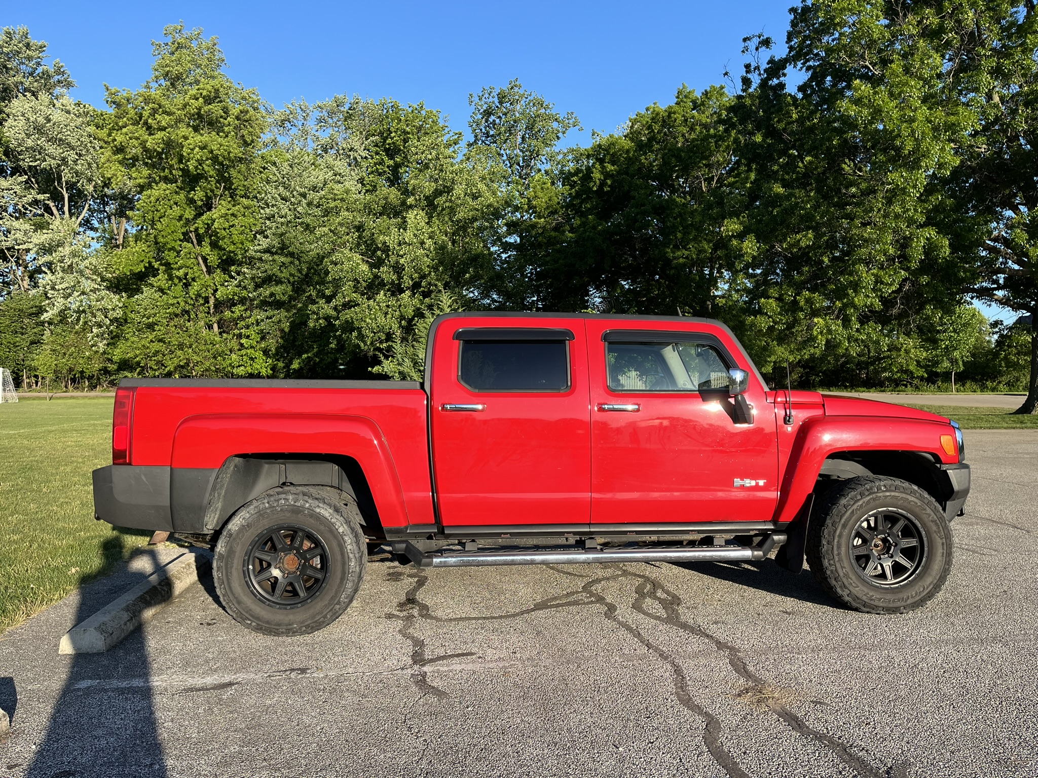 Used 2009 HUMMER H3T w/ Appearance Package AWD/4WD image 4
