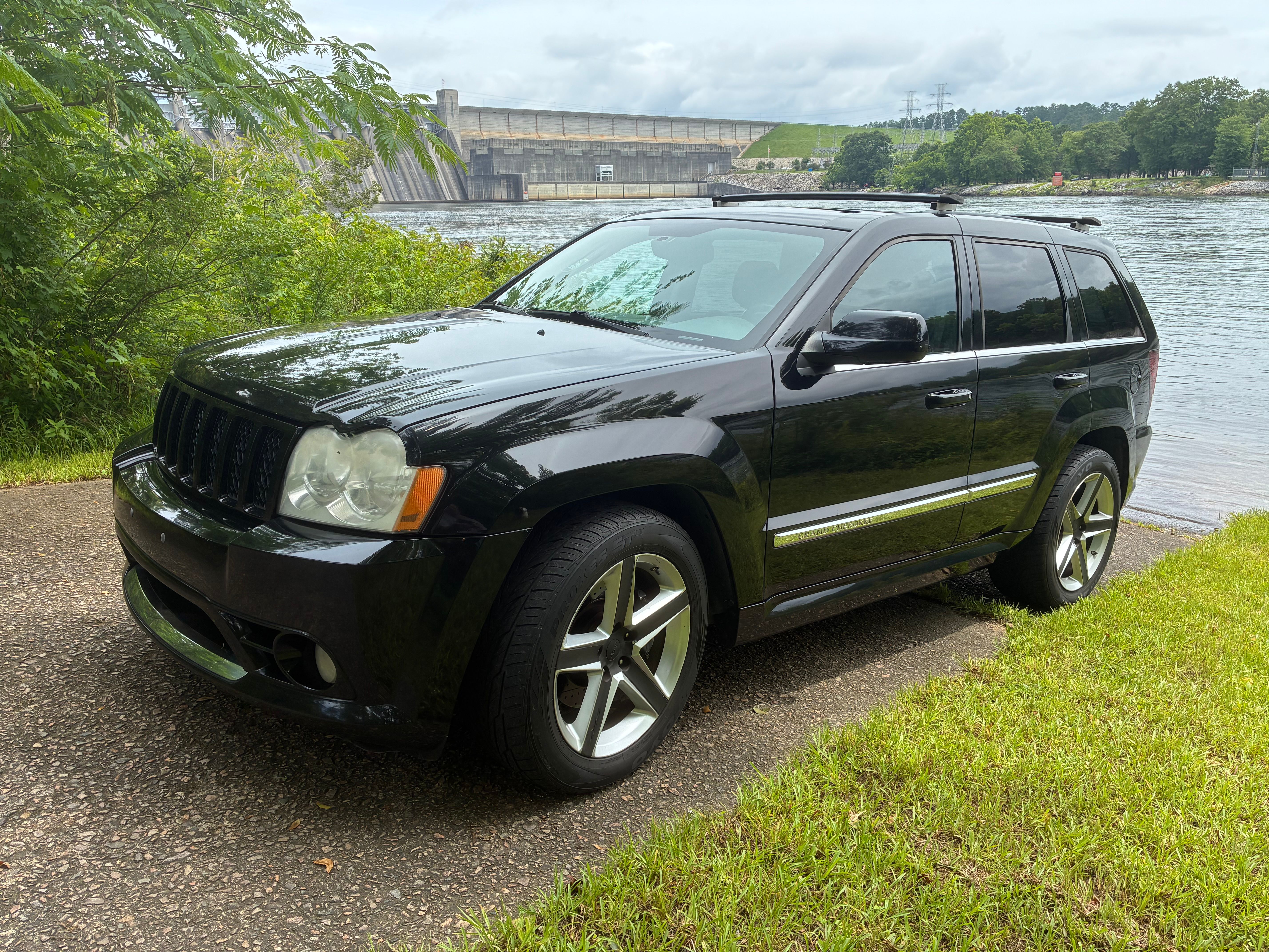Used 2007 Jeep Grand Cherokee SRT8 w/ SRT Option Group I AWD/4WD image 2