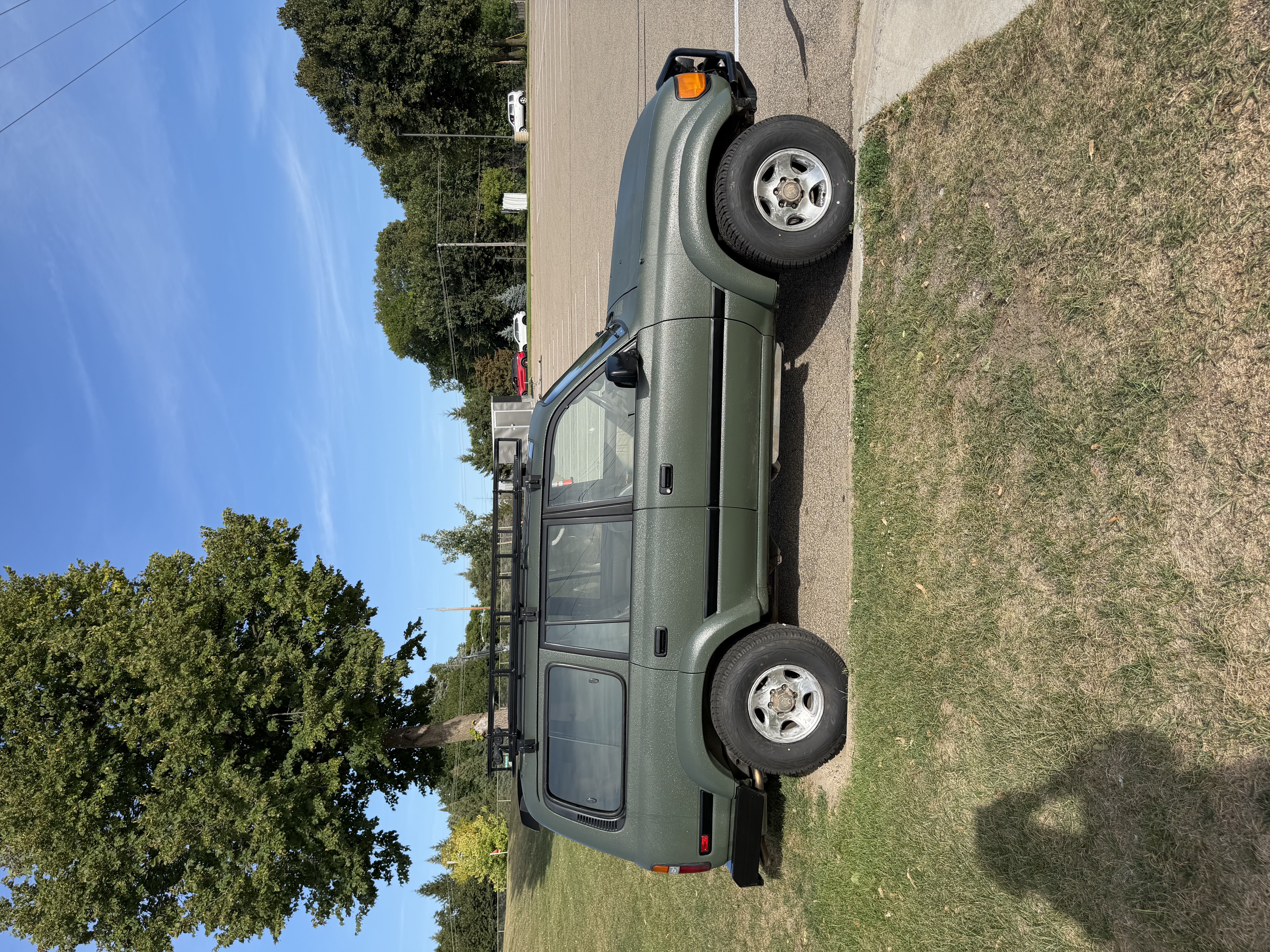 Used 1997 Toyota Land Cruiser w/ Collector's Edition Pkg AWD/4WD image 2