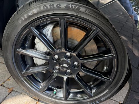 Used 2016 Ford Mustang GT Premium w/ Black Accent Package RWD image 9