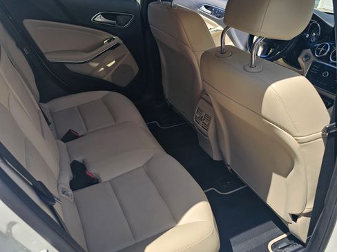 Used 2017 Mercedes-Benz GLA 250 image 18