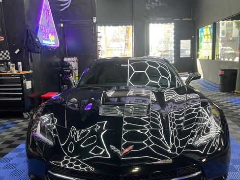 Used 2015 Chevrolet Corvette Stingray Coupe w/ 2LT Preferred Equipment Group image 2