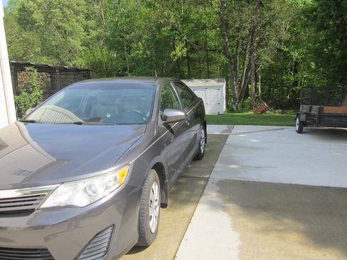 Used 2012 Toyota Camry L FWD image 5