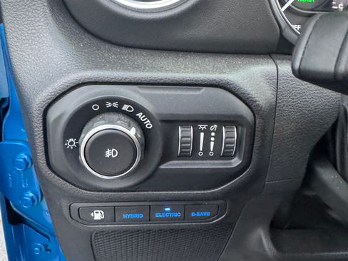 Used 2022 Jeep Wrangler Unlimited Rubicon 4xe image 15