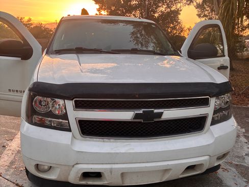 Used 2010 Chevrolet Suburban LS image 23