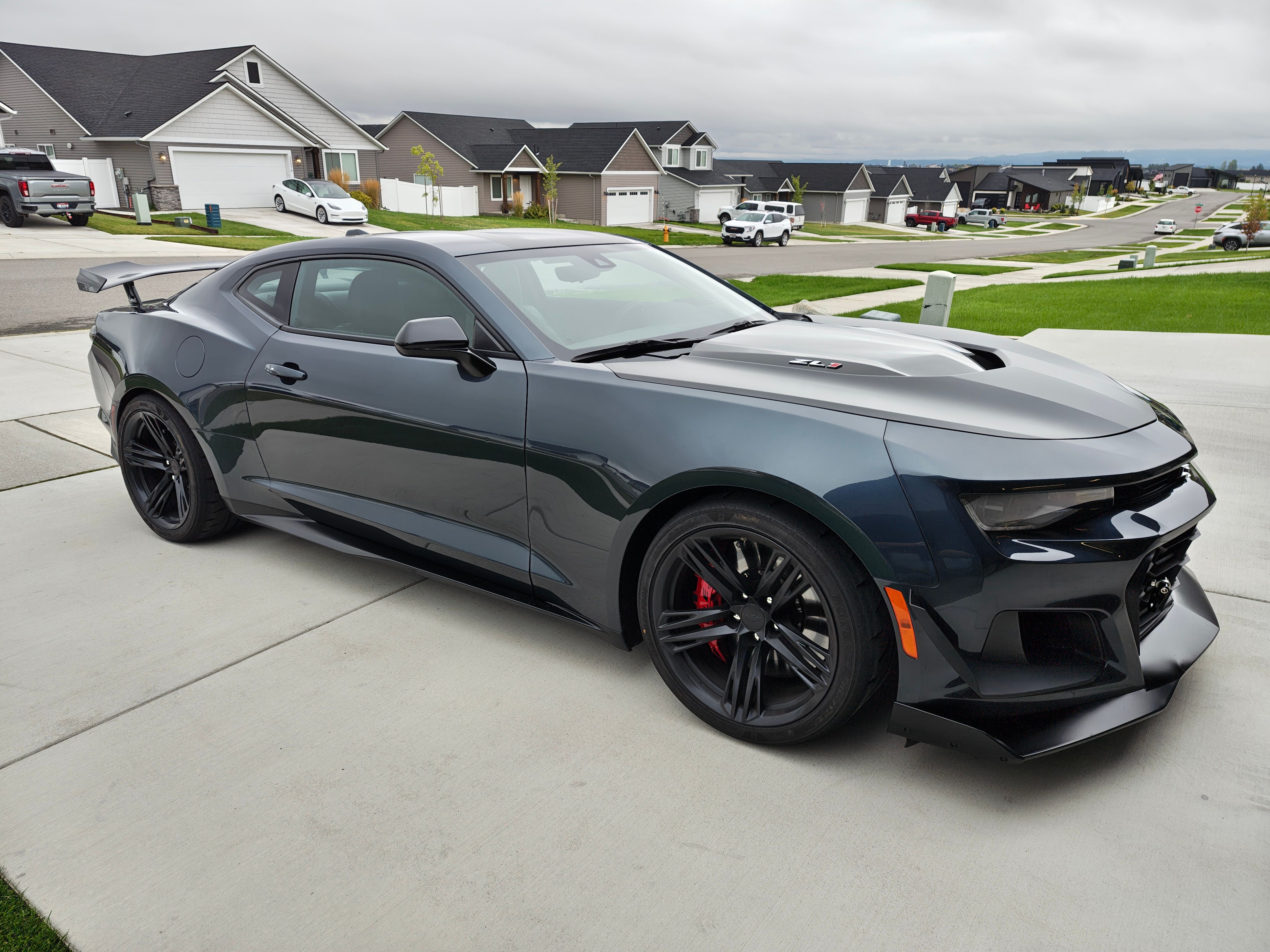Used 2022 Chevrolet Camaro ZL1 RWD image 2