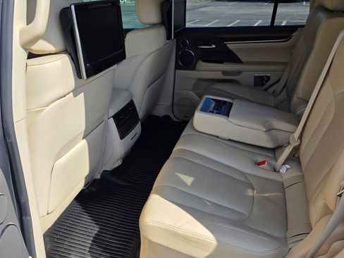 Used 2017 Lexus LX 570 4WD image 26