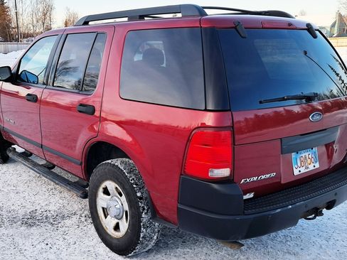 Used 2005 Ford Explorer Sport XLS image 2