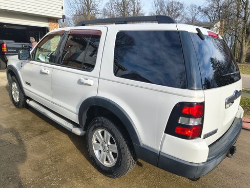 Used 2007 Ford Explorer XLT image 5