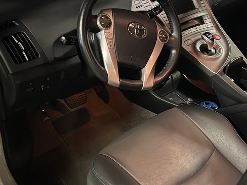 Used 2014 Toyota Prius Prime Advanced image 8
