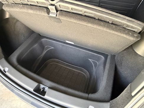 Used 2022 Tesla Model Y Performance image 32