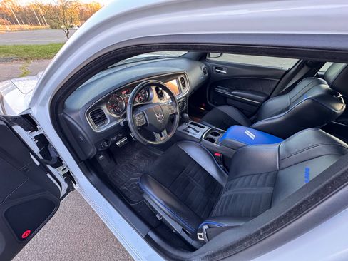 Used 2013 Dodge Charger R/T RWD image 9