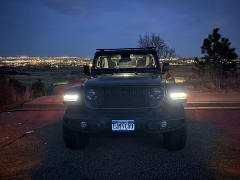 Used 2024 Jeep Wrangler Sport image 14