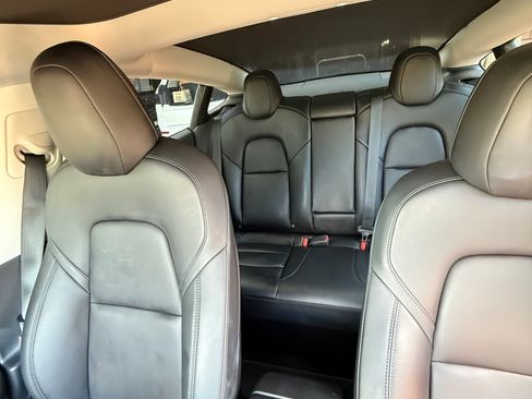 Used 2022 Tesla Model 3 Performance image 13