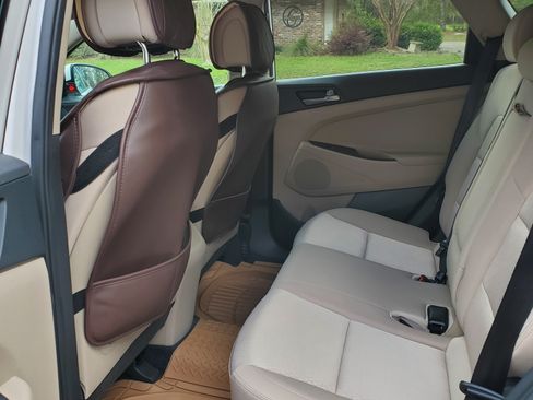 Used 2016 Hyundai Tucson SE image 16