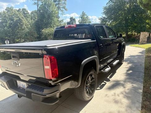 Used 2018 Chevrolet Colorado Z71 w/ Z71 Midnight Edition image 5