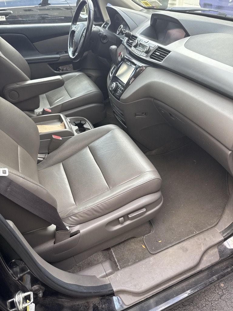 Used 2014 Honda Odyssey Touring Elite image 11
