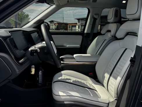 Used 2024 Rivian R1S Adventure AWD/4WD image 13