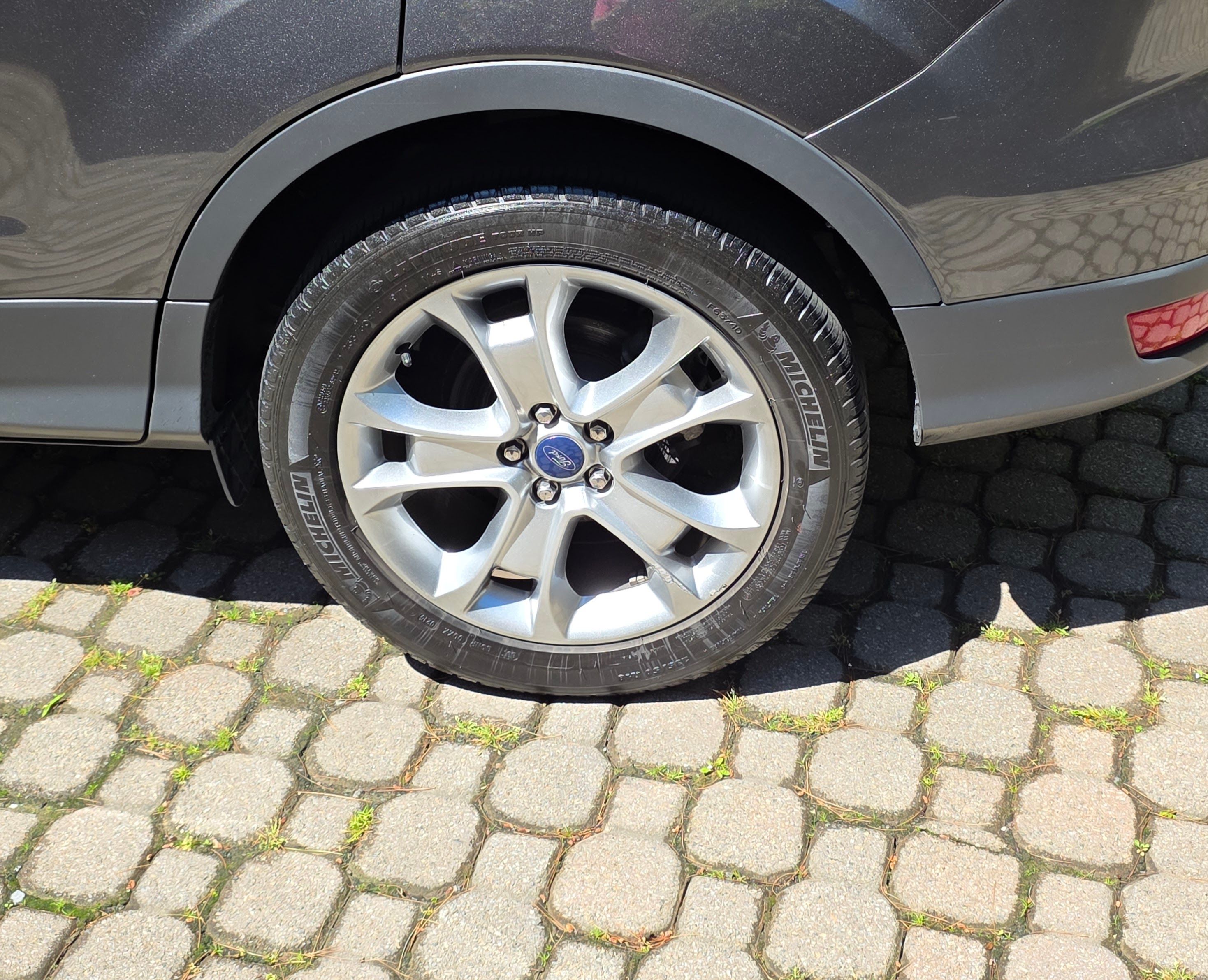 Used 2015 Ford Escape Titanium AWD/4WD image 10
