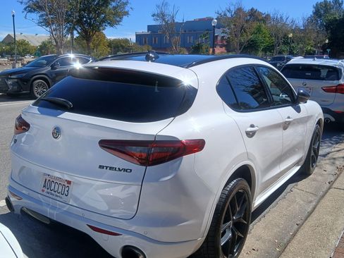 Used 2021 Alfa Romeo Stelvio Ti w/ Nero Edizione image 13
