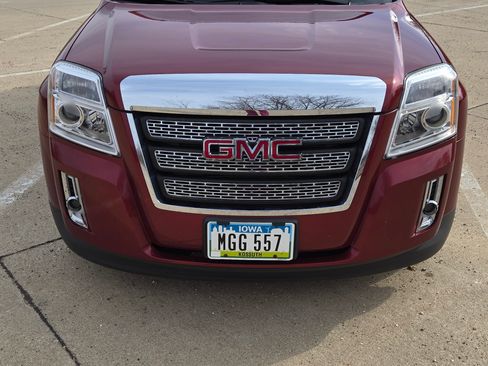 Used 2011 GMC Terrain SLT image 1