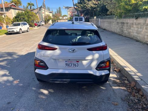 Used 2020 Hyundai Kona SE w/ Cargo Package image 4