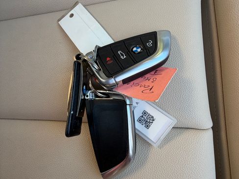 Used 2020 BMW 330i 330i Sedan 4D w/ Convenience Package image 15