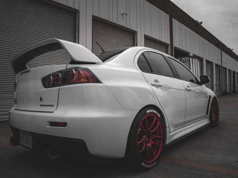 Used 2010 Mitsubishi Lancer Evolution GSR image 23