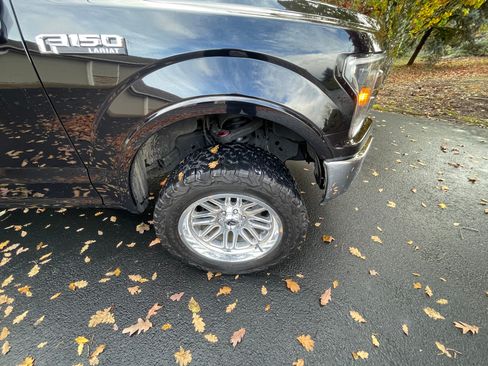 Used 2020 Ford F150 Lariat image 11