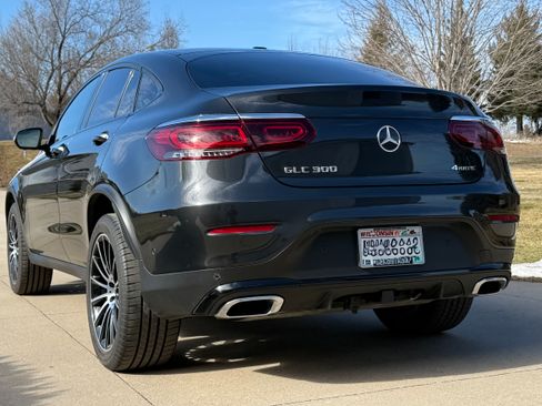 Used 2022 Mercedes-Benz GLC 300 4MATIC Coupe image 6