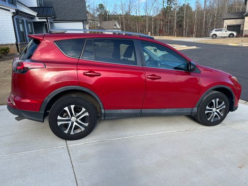 Used 2017 Toyota RAV4 LE image 2