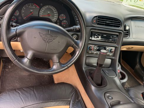 Used 1999 Chevrolet Corvette Coupe w/ Memory Pkg RWD image 25