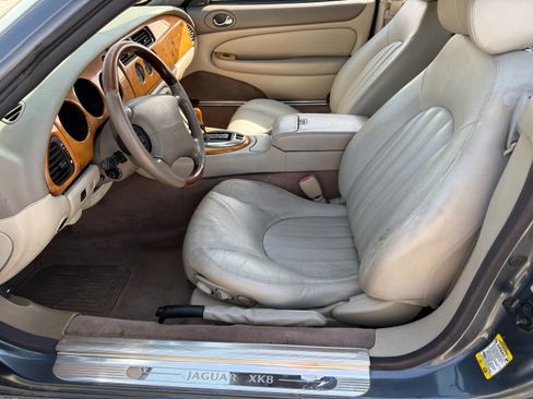 Used 2001 Jaguar XK8 Convertible image 14