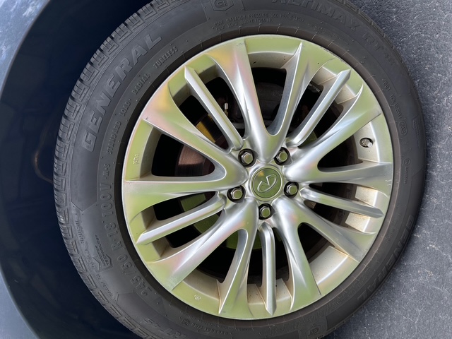 Used 2011 INFINITI M56 x w/ Deluxe Touring Pkg AWD/4WD image 27