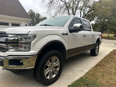 Used 2018 Ford F150 Lariat w/ Equipment Group 502A Luxury image 2