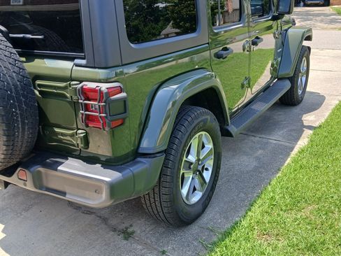 Used 2020 Jeep Wrangler Unlimited Sahara image 6