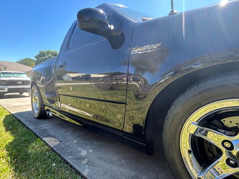 Used 2004 Ford F150 Lightning image 11