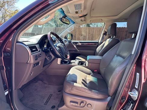 Used 2016 Lexus GX 460 w/ Premium Package image 11