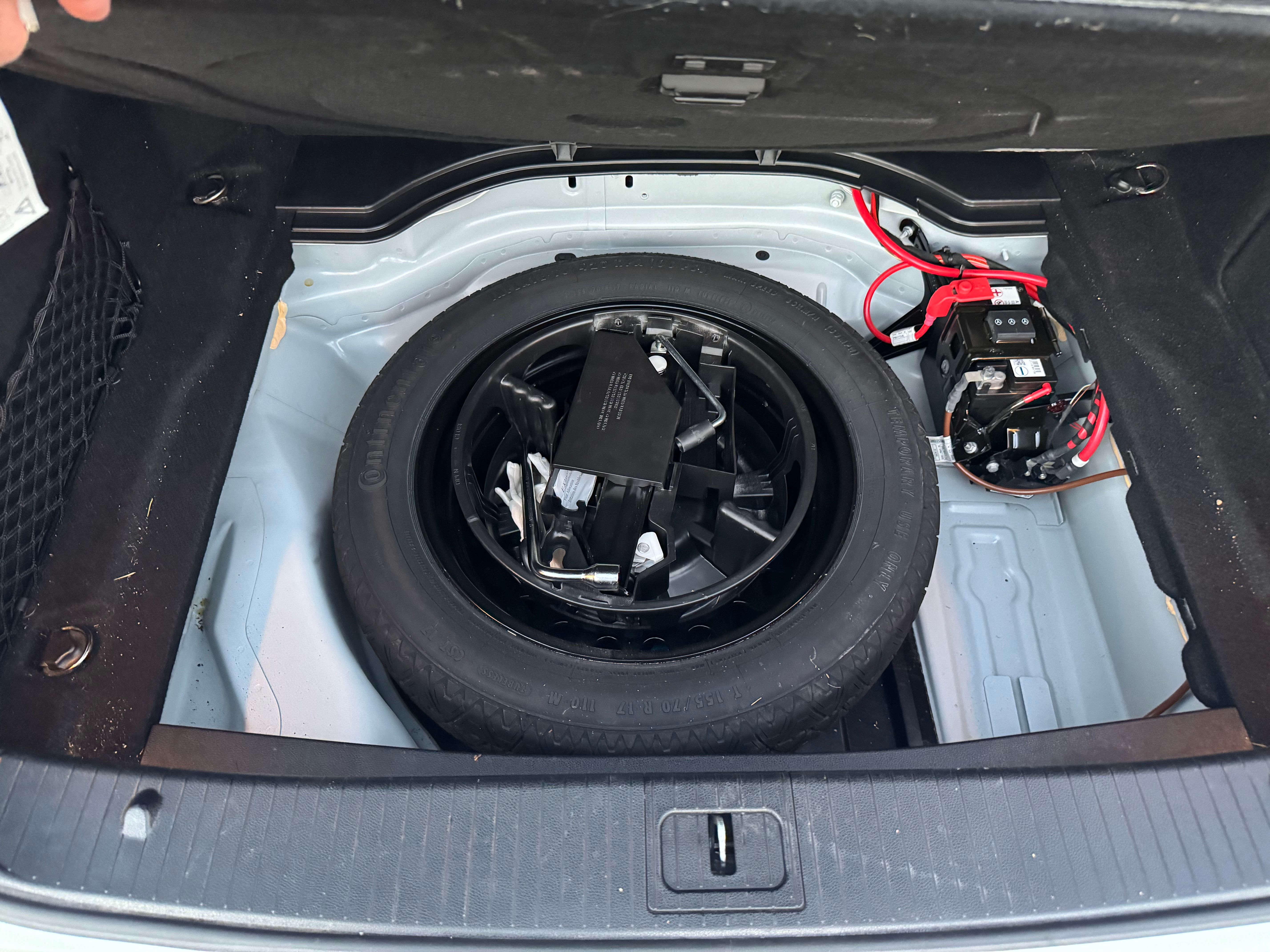 Used 2014 Mercedes-Benz E 350 4MATIC Sedan image 25