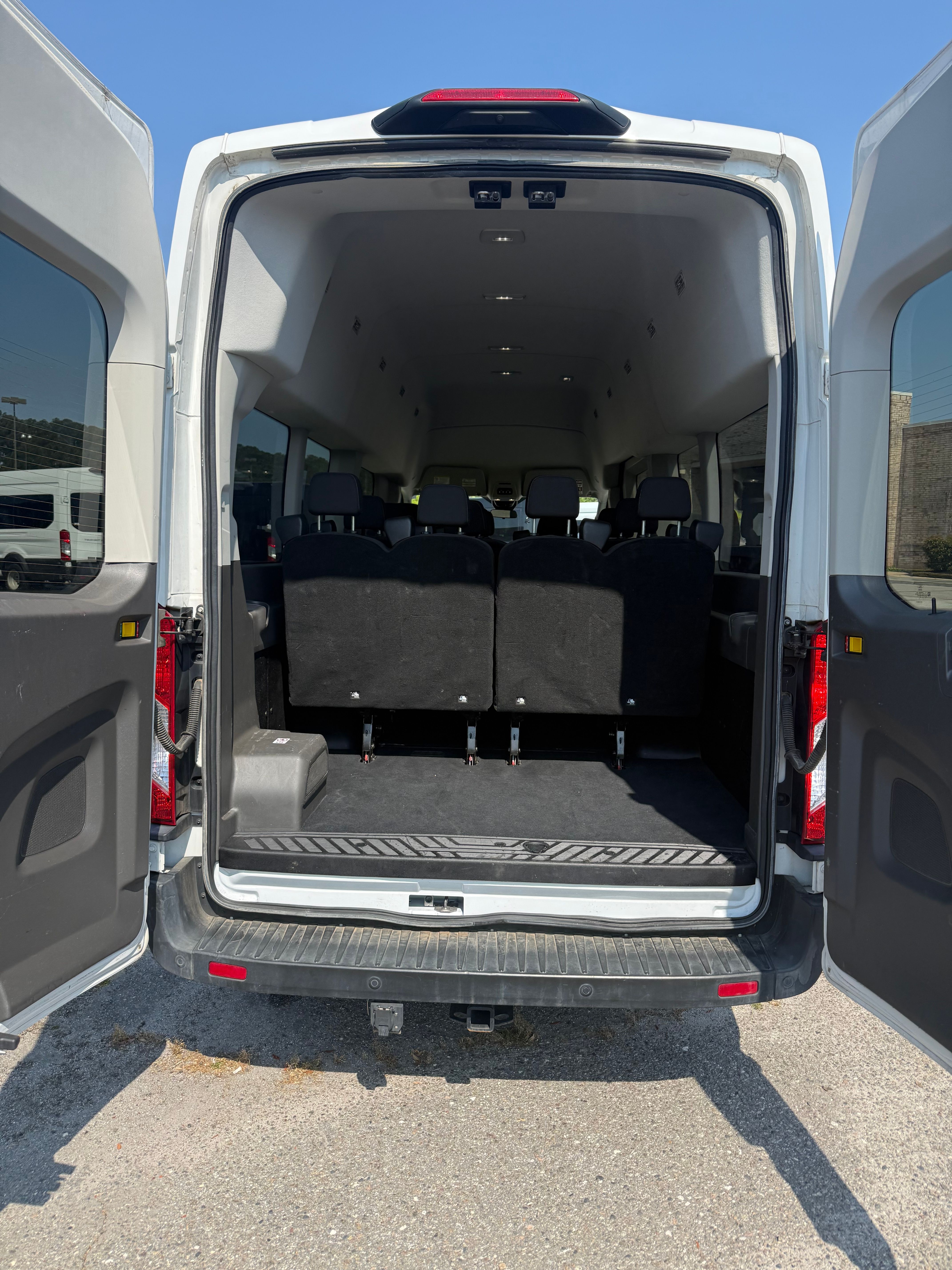 Used 2023 Ford Transit 350 XLT RWD image 9