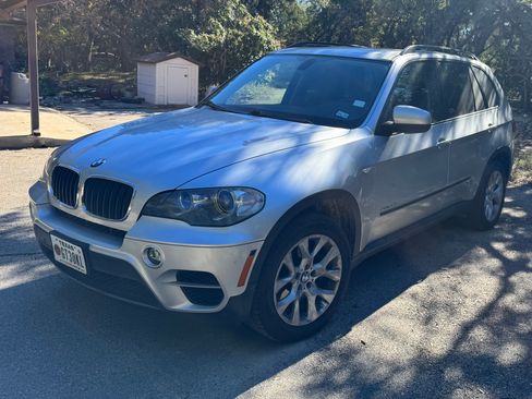 Used 2012 BMW X5 xDrive35d image 2